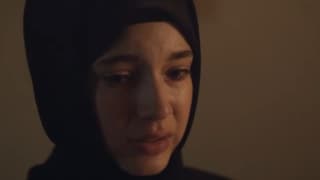 Красные бутоны