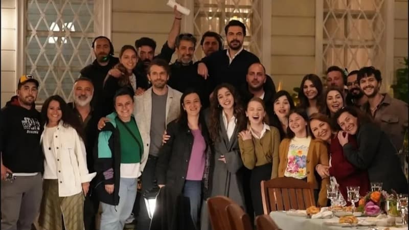 Очаровательный кадр от съёмочной группы сериала «Лйл»
