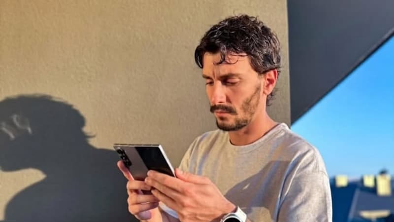 Бертан Асллани порадовал подписчиков новым стильным снимком