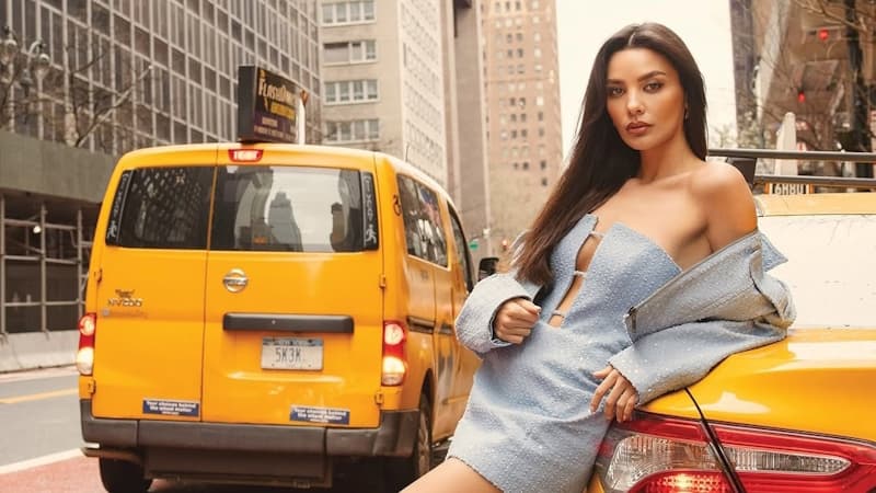 Хазал Филиз Кючюккёсе поразила новым фото для журнала «MAG»