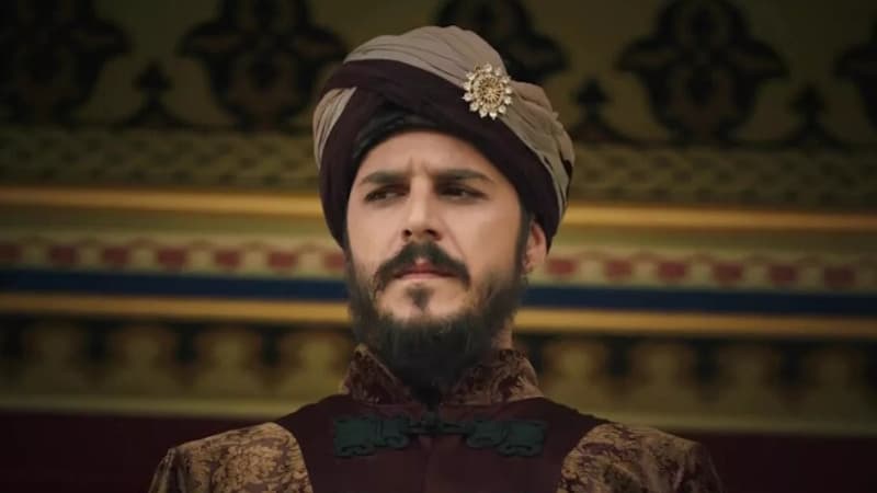 Мехмет Гюнсюр присоединился к актёрскому составу сериала «Зависть»