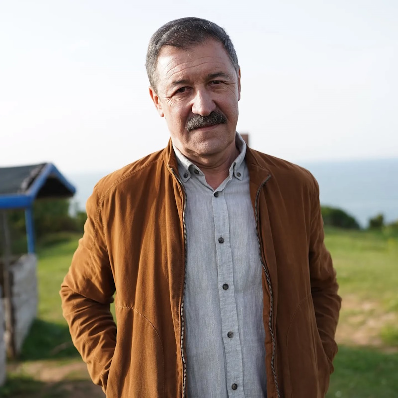 Низам Намидар